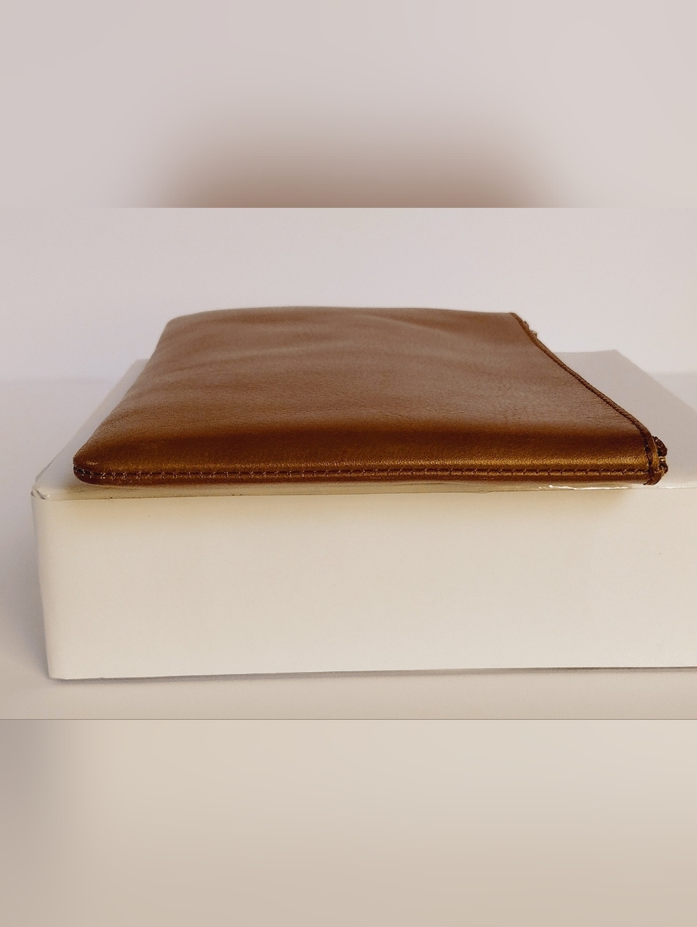 Madewell The Leather Pouch Clutch- English Saddle - Picture 4 of 9